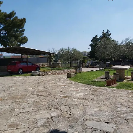 With A Parking Space Tar, Porec - 6943 Apartment Tar-Vabriga